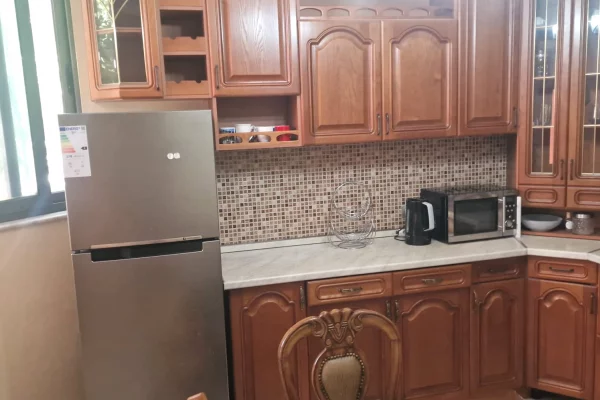 Shtepi me qera Shtepi Private ne Tirane, 3+1, Mobilimi E mobiluar, Pagesa 120,000  Leke.