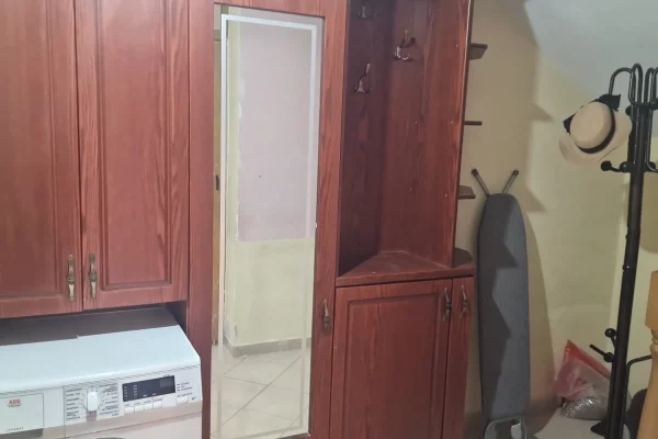 Shtepi me qera Shtepi Private ne Tirane, 3+1, Mobilimi E mobiluar, Pagesa 120,000  Leke.