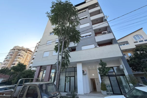 Shtepi me qera Apartament ne Tirane, 2+1, Mobilimi E mobiluar, Pagesa 1,300  Euro.