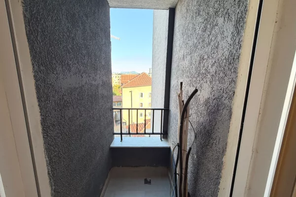 Shtepi me qera Apartament ne Tirane, 2+1, Mobilimi E mobiluar, Pagesa 1,300  Euro.