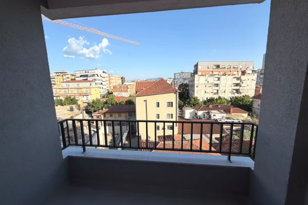 Shtepi me qera Apartament ne Tirane, 2+1, Mobilimi E mobiluar, Pagesa 1,300  Euro.