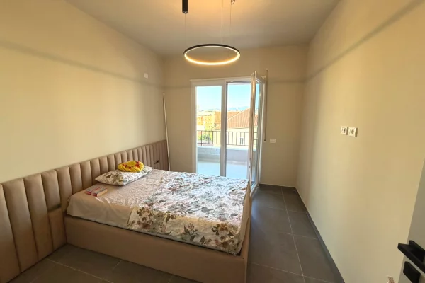 Shtepi me qera Apartament ne Tirane, 2+1, Mobilimi E mobiluar, Pagesa 1,300  Euro.