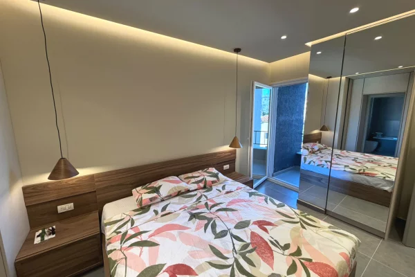 Shtepi me qera Apartament ne Tirane, 2+1, Mobilimi E mobiluar, Pagesa 1,300  Euro.