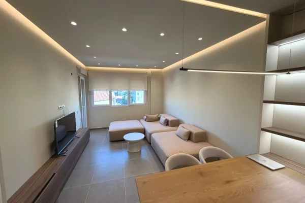 Jepet me qera apartament 2+1+post parkimi te Pazari i Ri