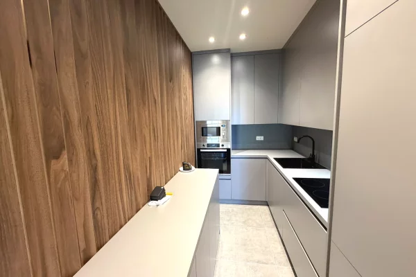 Shtepi me qera Apartament ne Tirane, 2+1, Mobilimi E mobiluar, Pagesa 1,300  Euro.