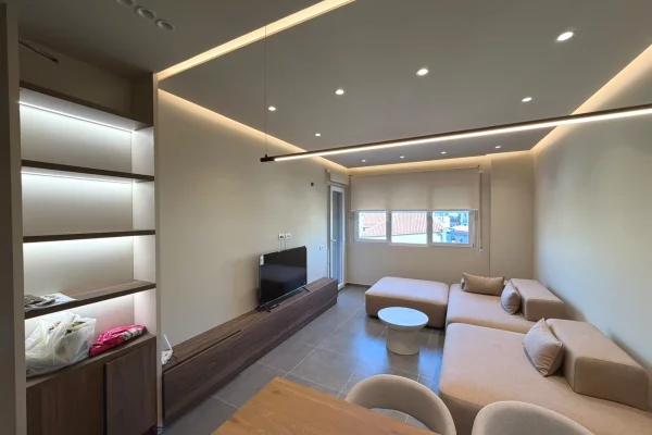 Shtepi me qera Apartament ne Tirane, 2+1, Mobilimi E mobiluar, Pagesa 1,300  Euro.