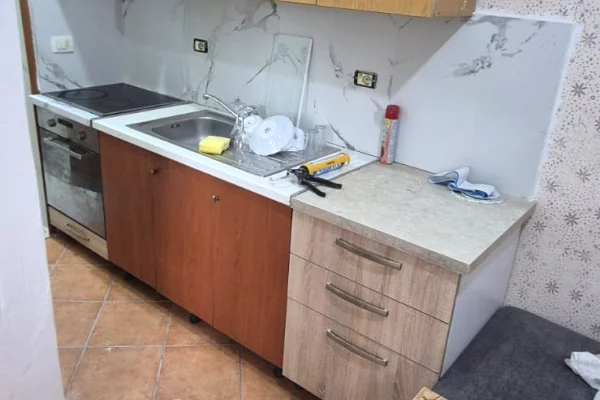 Shtepi me qera Apartament ne Tirane, 1+1, Mobilimi E mobiluar, Pagesa 40,000  Leke.
