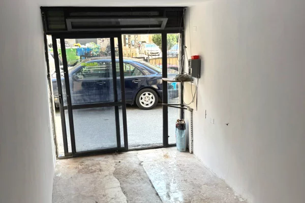 Shitet dyqan prane shkolles se Baletit