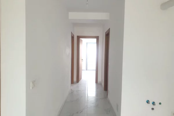 Shtepi me qera Apartament ne Tirane, 3+1, Mobilimi Bosh, pa mobiluar, Pagesa 45,000  Leke.