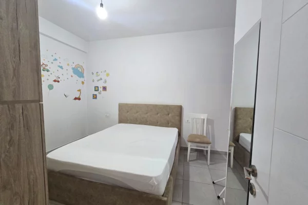 Shtepi me qera Apartament ne Tirane, 2+1, Mobilimi E mobiluar, Pagesa 60,000  Leke.