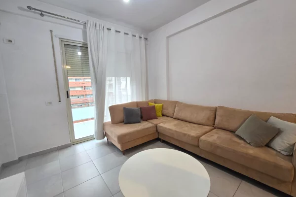 Shtepi me qera Apartament ne Tirane, 2+1, Mobilimi E mobiluar, Pagesa 60,000  Leke.