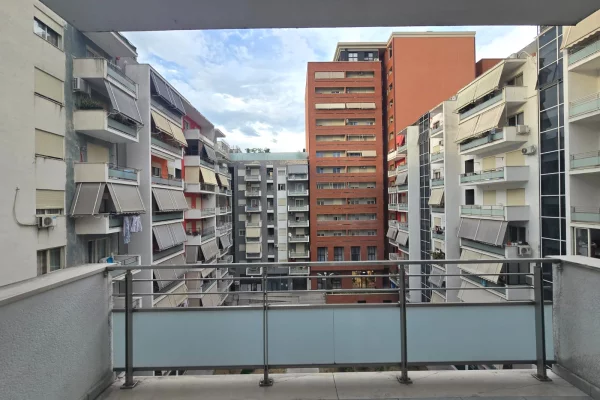 Shtepi me qera Apartament ne Tirane, 2+1, Mobilimi E mobiluar, Pagesa 60,000  Leke.