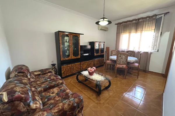 Shtepi me qera Apartament ne Tirane, 2+1, Mobilimi E mobiluar, Pagesa 600  Euro.
