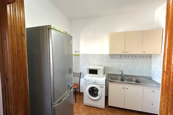 Shtepi me qera Apartament ne Tirane, 2+1, Mobilimi E mobiluar, Pagesa 600  Euro.