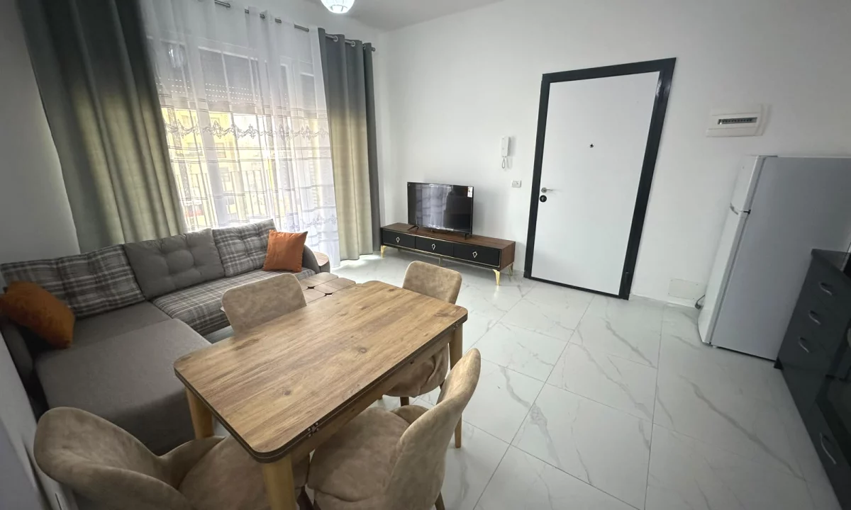 Shtepi me qera Apartament ne Tirane, 1+1, Mobilimi E mobiluar, Pagesa 500  Euro.