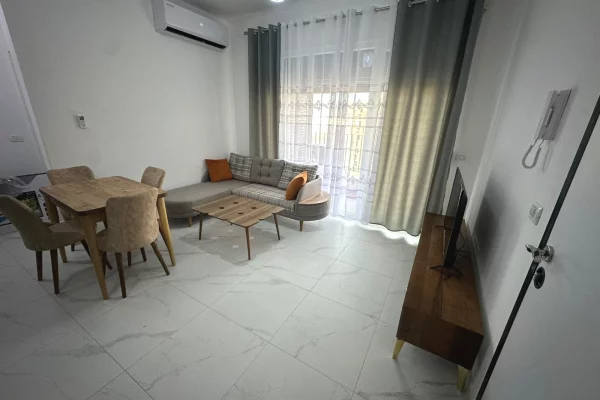 Shtepi me qera Apartament ne Tirane, 1+1, Mobilimi E mobiluar, Pagesa 500  Euro.