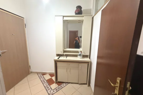 Shtepi me qera Apartament ne Tirane, 2+1, Mobilimi E mobiluar, Pagesa 38,000  Leke.