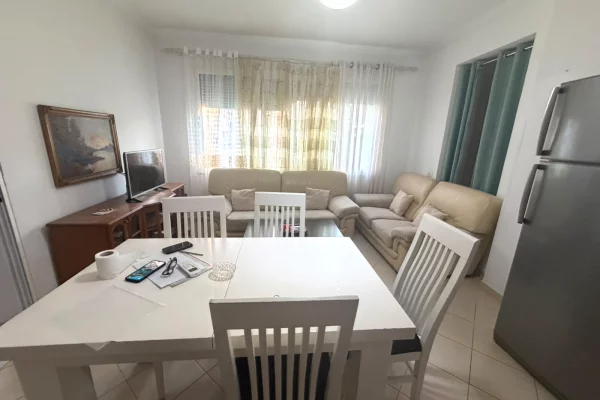 Shtepi me qera Apartament ne Tirane, 2+1, Mobilimi E mobiluar, Pagesa 38,000  Leke.