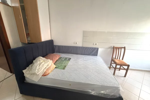 Shtepi me qera Apartament ne Tirane, 2+1, Mobilimi E mobiluar, Pagesa 38,000  Leke.