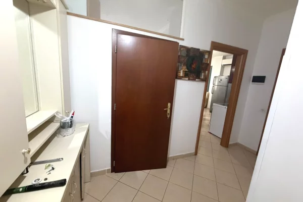 Shtepi me qera Apartament ne Tirane, 2+1, Mobilimi E mobiluar, Pagesa 38,000  Leke.