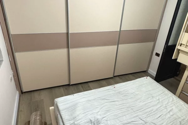 Shtepi me qera Apartament ne Tirane, 2+1, Mobilimi E mobiluar, Pagesa 50,000  Leke.