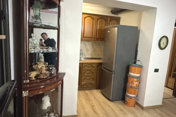 Shtepi me qera Apartament ne Tirane, 2+1, Mobilimi E mobiluar, Pagesa 50,000  Leke.