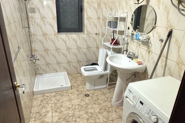 Shtepi me qera Apartament ne Tirane, 2+1, Mobilimi E mobiluar, Pagesa 50,000  Leke.