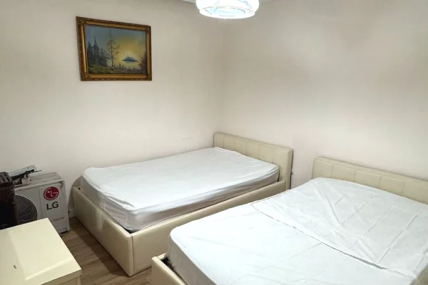 Shtepi me qera Apartament ne Tirane, 2+1, Mobilimi E mobiluar, Pagesa 50,000  Leke.