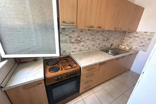 Shtepi me qera Apartament ne Tirane, 2+1, Mobilimi E mobiluar, Pagesa 40,000  Leke.