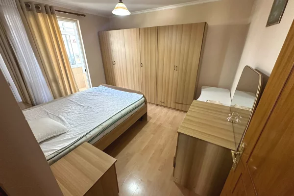 Shtepi me qera Apartament ne Tirane, 2+1, Mobilimi E mobiluar, Pagesa 40,000  Leke.