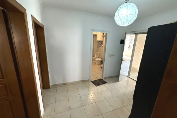 Shtepi me qera Apartament ne Tirane, 2+1, Mobilimi E mobiluar, Pagesa 40,000  Leke.