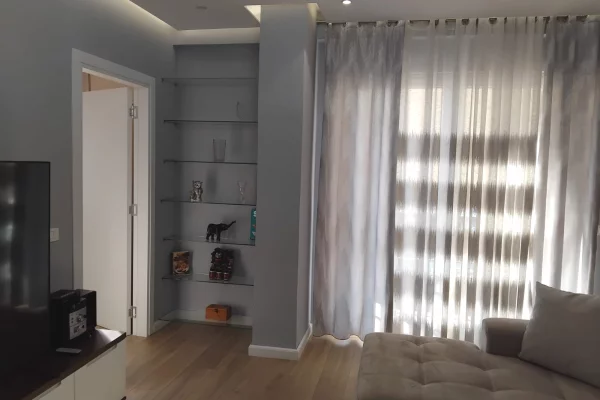 Shtepi me qera Apartament ne Tirane, 2+1, Mobilimi E mobiluar, Pagesa 60,000  Leke.
