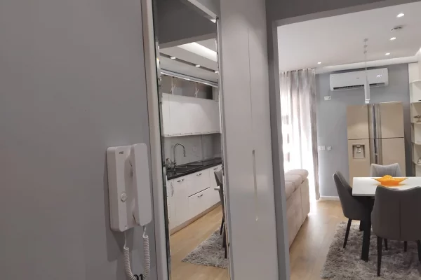 Shtepi me qera Apartament ne Tirane, 2+1, Mobilimi E mobiluar, Pagesa 60,000  Leke.