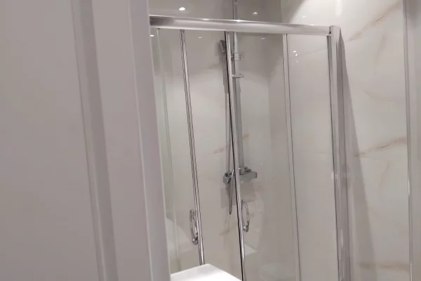 Shtepi me qera Apartament ne Tirane, 2+1, Mobilimi E mobiluar, Pagesa 60,000  Leke.