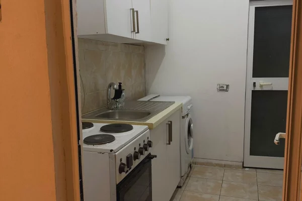 Shtepi me qera Apartament ne Tirane, 1+1, Mobilimi E mobiluar, Pagesa 40,000  Leke.