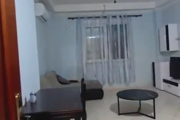 JEPET ME QERA APARTAMENT 2+1📍 5 Maji ; Oda Bar