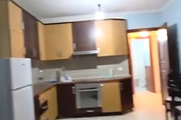 Shtepi me qera Apartament ne Tirane, 2+1, Mobilimi E mobiluar, Pagesa 45,000  Leke.