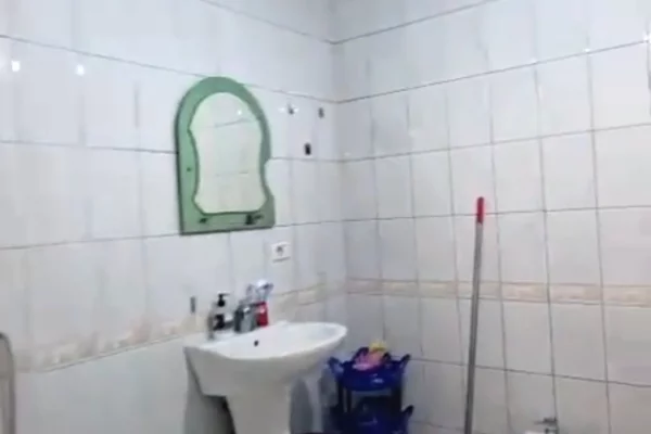 Shtepi me qera Apartament ne Tirane, 2+1, Mobilimi E mobiluar, Pagesa 45,000  Leke.