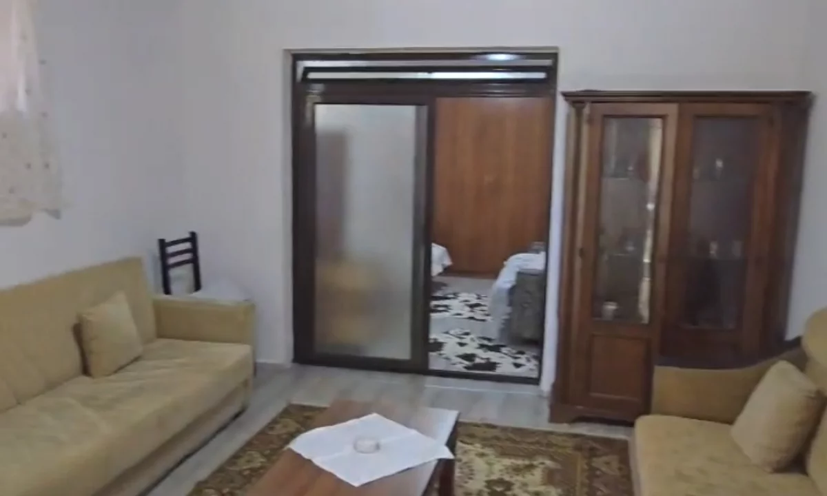 Shtepi me qera Apartament ne Tirane, 1+1, Mobilimi E mobiluar, Pagesa 500  Euro.