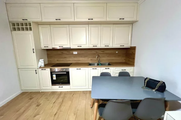 Shtepi me qera Apartament ne Tirane, 1+1, Mobilimi E mobiluar, Pagesa 600  Euro.