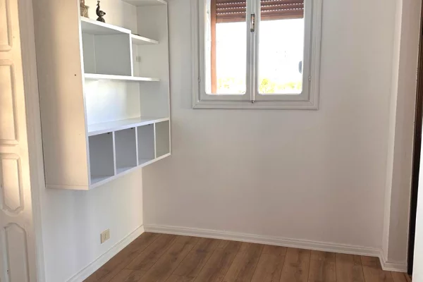 Shtepi me qera Shtepi Private ne Tirane, 4+1, Mobilimi Pjeserisht e mobiluar, Pagesa 1,200  Euro.