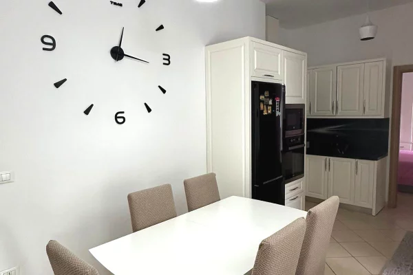 Shtepi me qera Apartament ne Tirane, 2+1, Mobilimi E mobiluar, Pagesa 650  Euro.