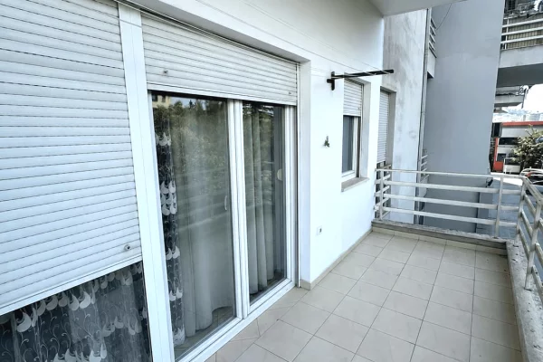 Shtepi me qera Apartament ne Tirane, 2+1, Mobilimi E mobiluar, Pagesa 650  Euro.