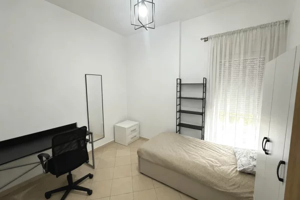 Shtepi me qera Apartament ne Tirane, 2+1, Mobilimi E mobiluar, Pagesa 650  Euro.
