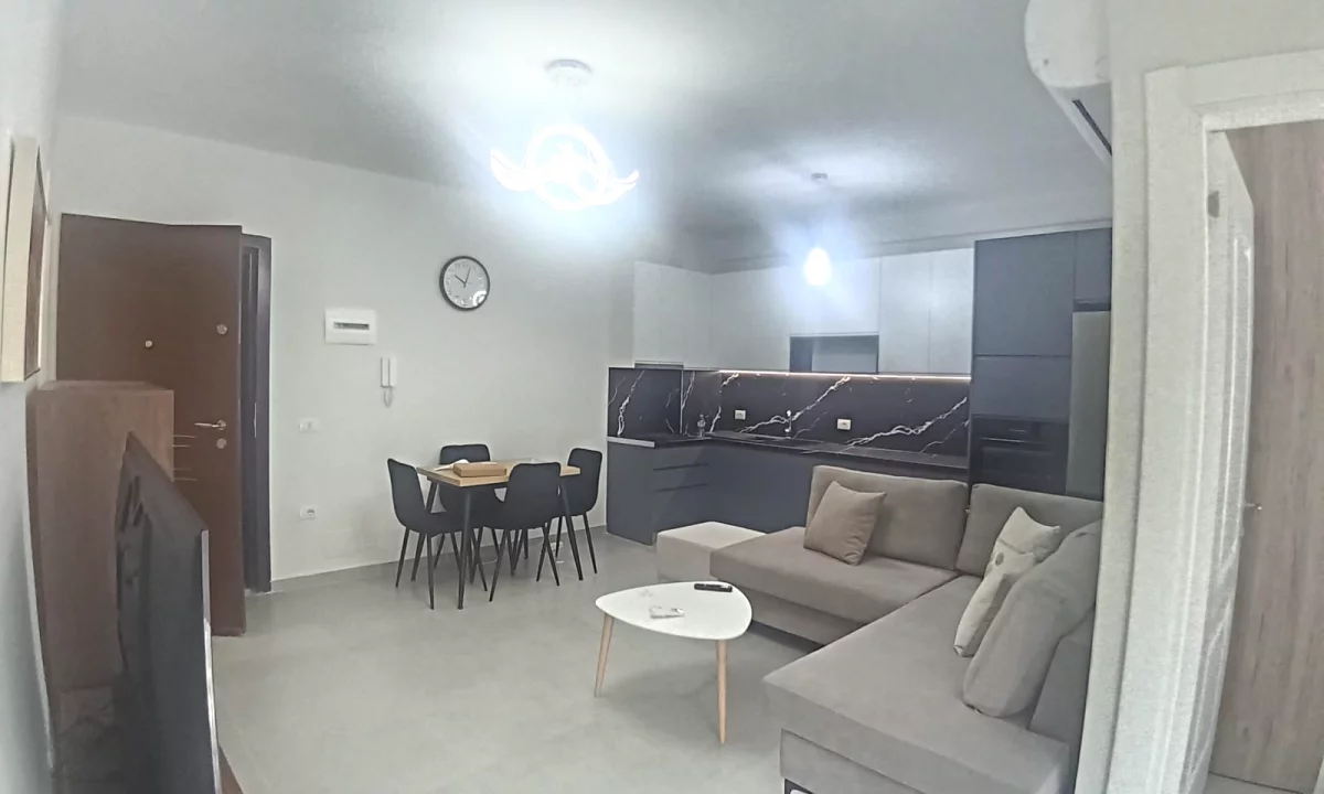 Shtepi me qera Apartament ne Tirane, 2+1, Mobilimi E mobiluar, Pagesa 90,000  Leke.