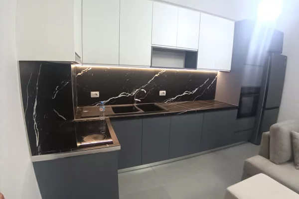 Shtepi me qera Apartament ne Tirane, 2+1, Mobilimi E mobiluar, Pagesa 90,000  Leke.
