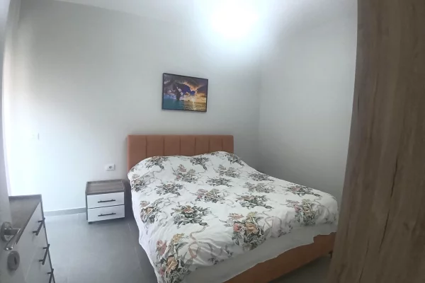 Shtepi me qera Apartament ne Tirane, 2+1, Mobilimi E mobiluar, Pagesa 90,000  Leke.