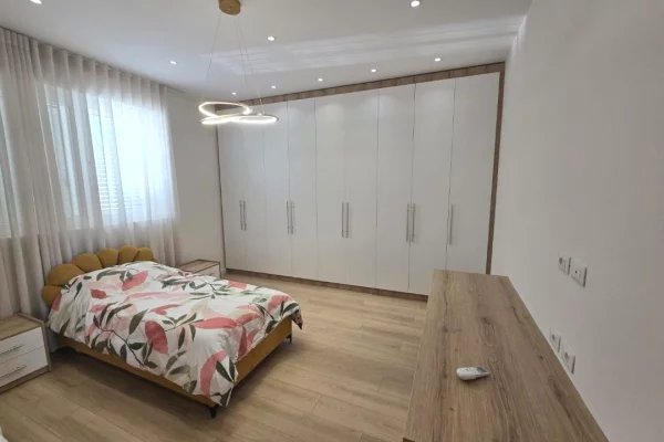 Shtepi me qera Apartament ne Tirane, 2+1, Mobilimi E mobiluar, Pagesa 150,000  Euro.