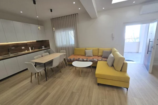Shtepi me qera 2+1 ne Tirane - 150,000 Euro