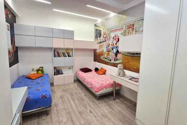 Shtepi me qera Apartament ne Tirane, 2+1, Mobilimi E mobiluar, Pagesa 1,100  Euro.